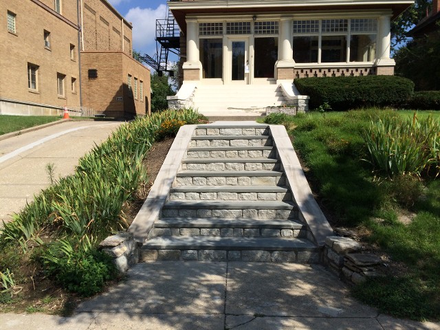 Stone steps - Ludlow in Clifton