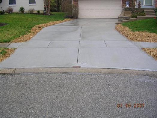 concrete driveway / Anderson